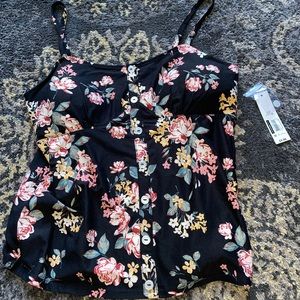 NWT Flower tank top